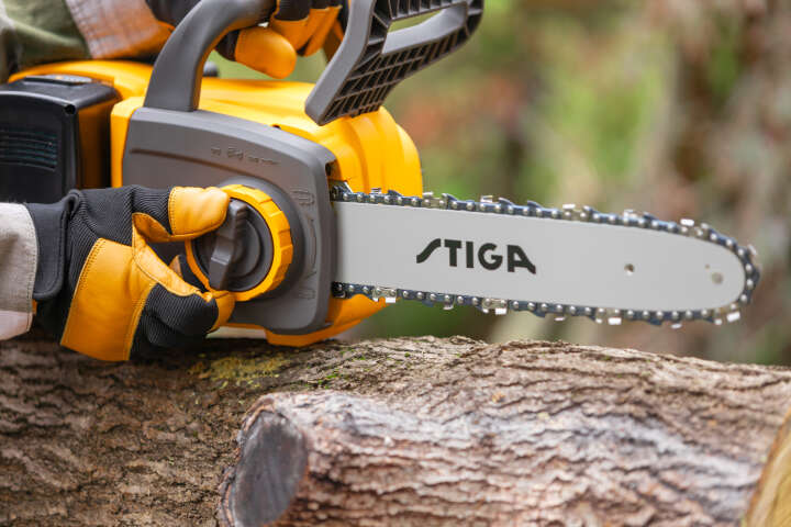 STIGA Akku-Kettensäge CS 300e Kit